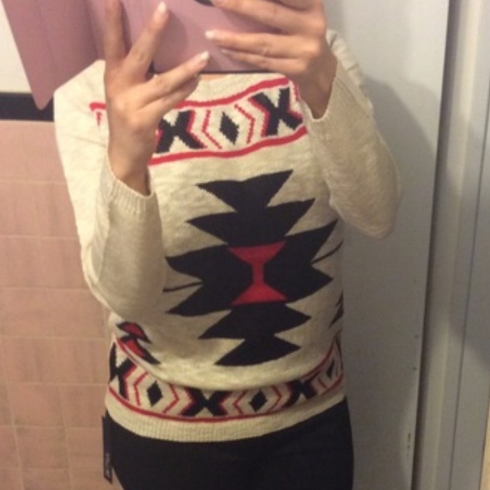 β¨HPβ¨BEIGE RED BLACK TRIBAL SWEATER - Picture 3 of 4